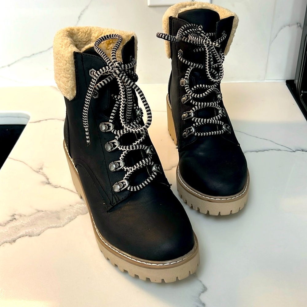 DV DOLCE VITA Women's Jyll Lace-Up Cozy Block-Heel Boots. 8.5